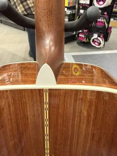 2006 Martin Guitars - D-28 2